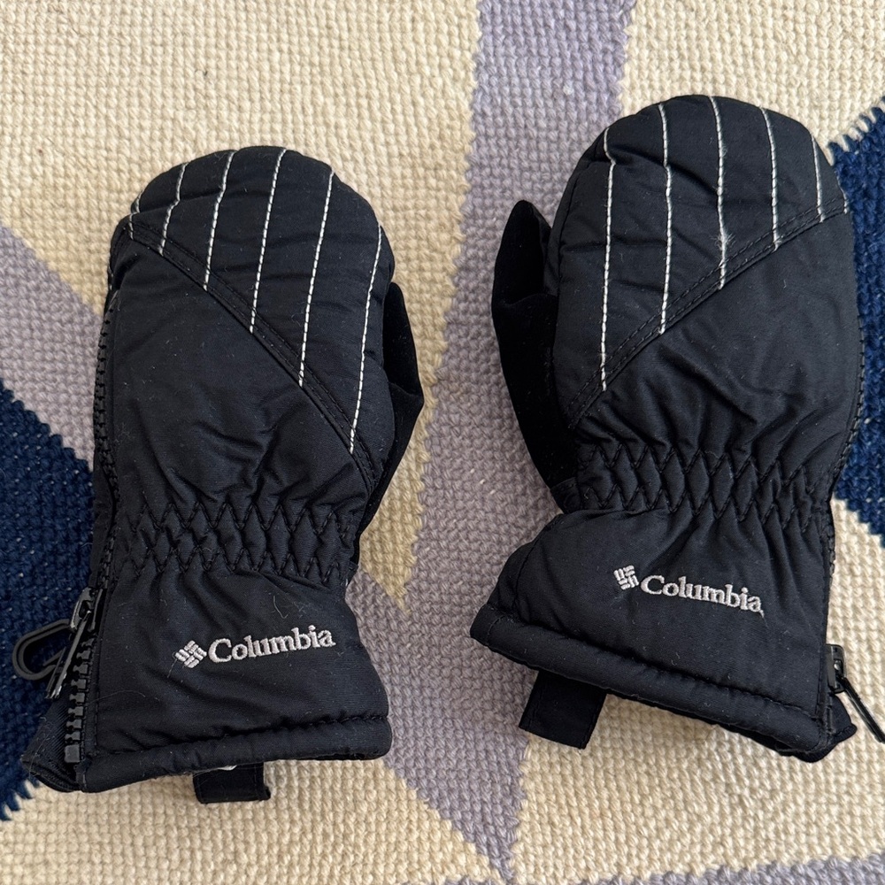 Columbia Black Insulated Mittens